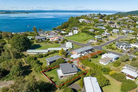 Photo of property in 2/9 Alberta Street, Acacia Bay, Taupo, 3330