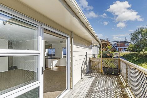 Photo of property in 2/31 Alamein Avenue, Belmont, Auckland, 0622