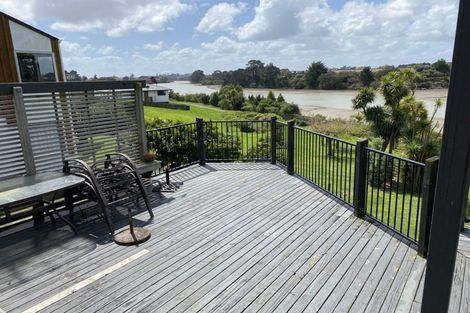 Photo of property in 24 Meachen Terrace, Waiuku, 2123
