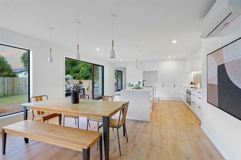 Photo of property in 17 Aratoro Place, Mount Pleasant, Christchurch, 8081