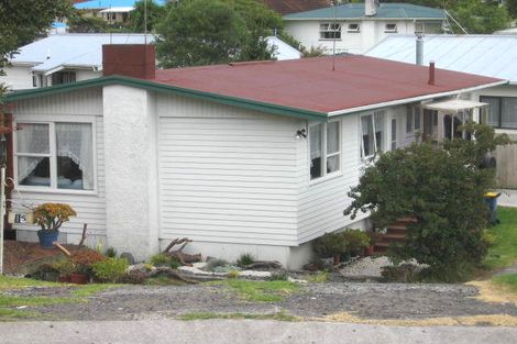 Photo of property in 1/15 Wykeham Place, Glenfield, Auckland, 0629