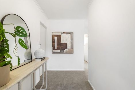 Photo of property in 41 Knightsbridge Drive, Forrest Hill, Auckland, 0620