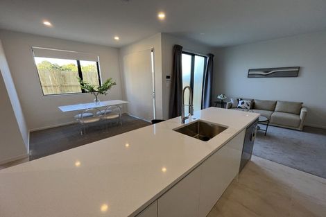 Photo of property in 1/535 Swanson Road, Ranui, Auckland, 0612