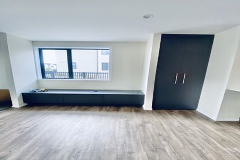 Photo of property in 35 Turtleback Avenue, Whitby, 5024