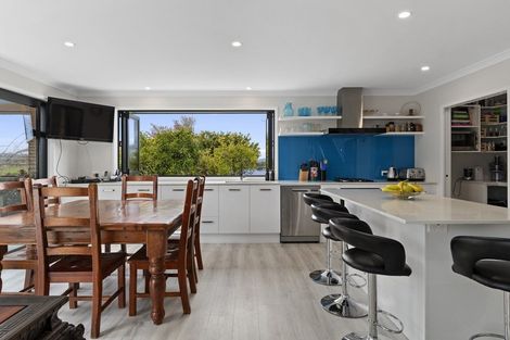 Photo of property in 37 Bert Wall Drive, Omokoroa, 3114