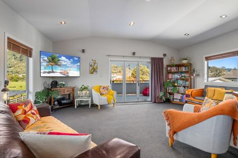 Photo of property in 14 Beach Road, Waikawa, Picton, 7220