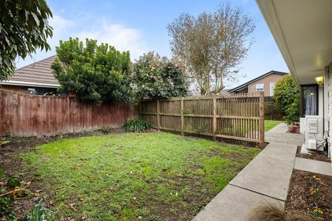 Photo of property in 2/7 Ringwood Place, Avonhead, Christchurch, 8042