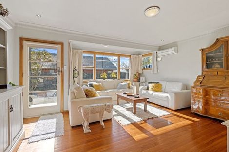 Photo of property in 2/172 Centaurus Road, Saint Martins, Christchurch, 8022