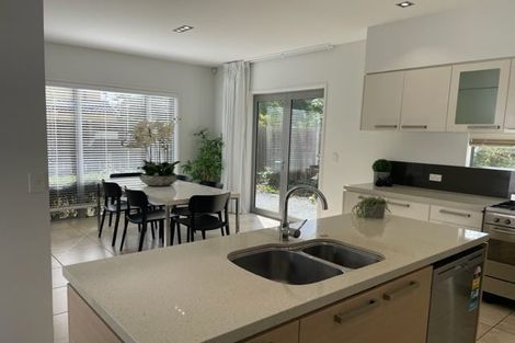 Photo of property in 16 Bryndwr Road, Fendalton, Christchurch, 8052