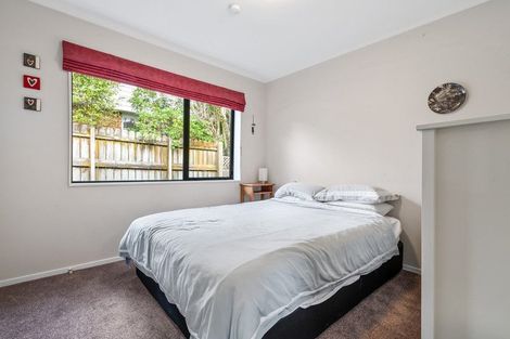 Photo of property in 8 Kuripaka Crescent, The Gardens, Auckland, 2105