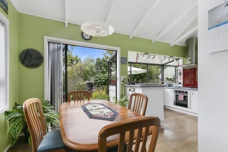 Photo of property in 211 Miromiro Road, Normandale, Lower Hutt, 5010