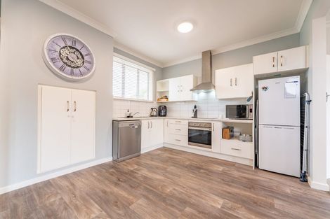 Photo of property in 37 Avenue Road, West End, Timaru, 7910