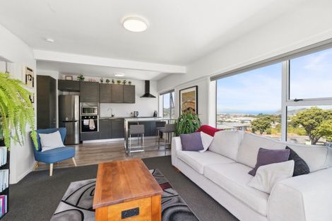 Photo of property in 11/32 Akaroa Drive, Maupuia, Wellington, 6022