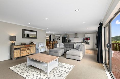 Photo of property in 73 Percy Kinsman Crescent, Riverstone Terraces, Upper Hutt, 5018