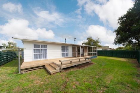 Photo of property in 4 Rhodes Drive, Kelvin Grove, Palmerston North, 4414
