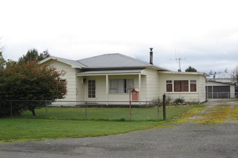Photo of property in 21 Hampden Street, Murchison, 7007