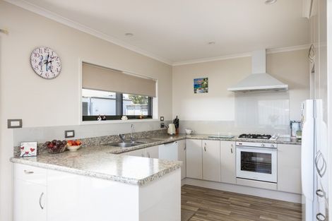 Photo of property in 70 Sunnyvale Street, Bell Block, New Plymouth, 4312