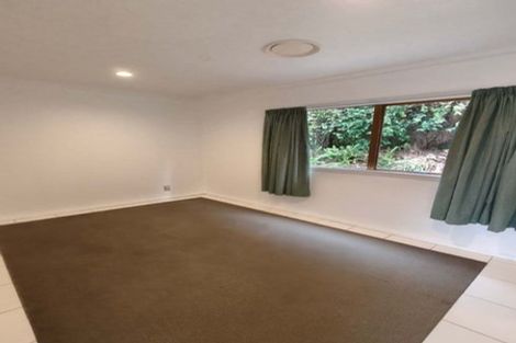 Photo of property in 112 Whangaparaoa Road, Red Beach, 0932