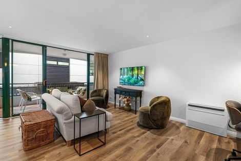 Photo of property in Regent Courts, 2/75 Gloucester Street, Christchurch Central, Christchurch, 8013