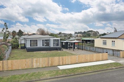 Photo of property in 14 Alexandra Street, Marton, 4710