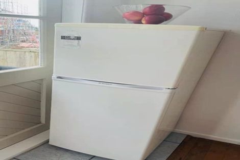 Photo of property in 10 Crystal Avenue, Glendene, Auckland, 0602