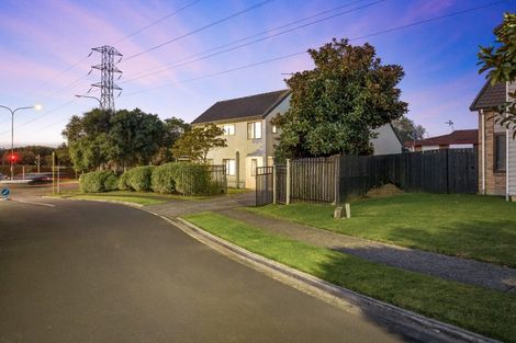 Photo of property in 2 Whitbourne Heights, Manurewa, Auckland, 2105
