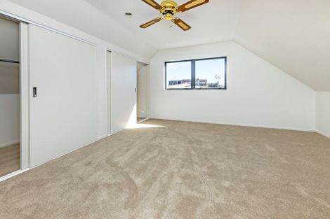 Photo of property in 2 Braeburn Place, Takanini, 2112