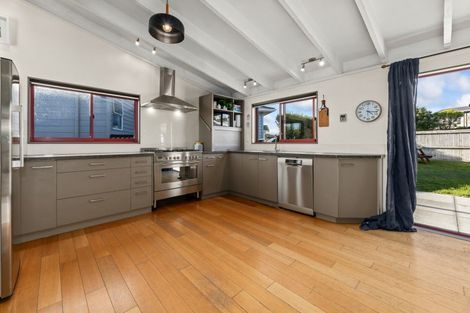 Photo of property in 7 Ayr Place, Papakowhai, Porirua, 5024