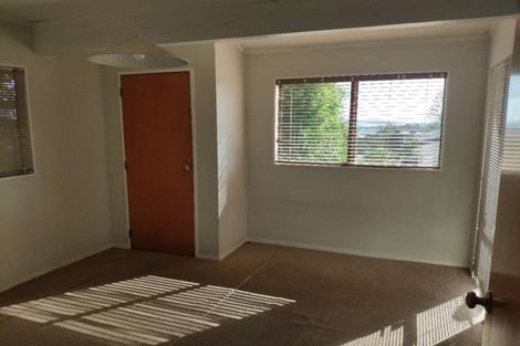 Photo of property in 2/67 West Coast Road, Glen Eden, Auckland, 0602