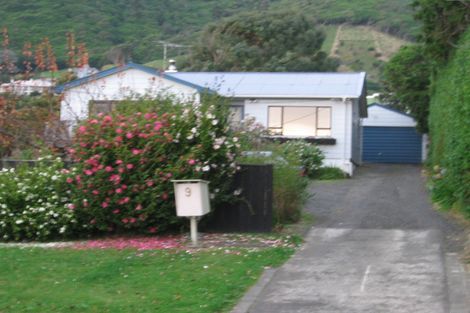 Photo of property in 9 Huia Street, Waikanae, 5036
