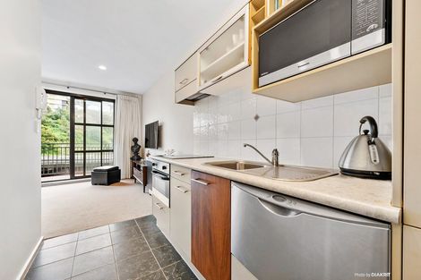 Photo of property in Atrium Towers, 4p/154 The Terrace, Wellington Central, Wellington, 6011