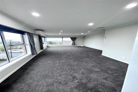 Photo of property in 1/117 Golf Road, New Lynn, Auckland, 0600