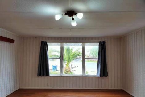 Photo of property in 7 Kaweka Street, New Lynn, Auckland, 0600