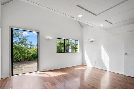 Photo of property in 87 Tawa Road, Kumeu, 0891