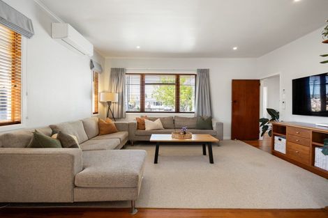 Photo of property in 18 Olwyn Terrace, Dinsdale, Hamilton, 3204