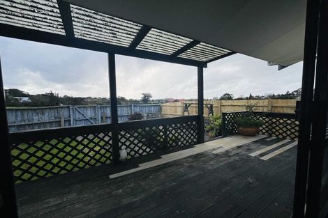 Photo of property in 36 Meadowvale Rise, Titirangi, Auckland, 0604