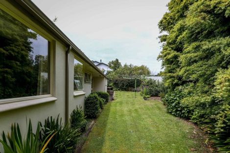 Photo of property in 1 Orlando Close, Frankleigh Park, New Plymouth, 4310