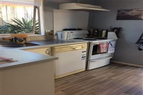 Photo of property in 2/28 Third Avenue, Tauranga, 3110