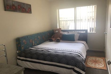 Photo of property in 27 Nicholas Gibbons Drive, Clendon Park, Auckland, 2103