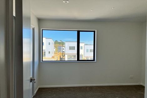 Photo of property in 3b Putiputi Way, Papakura, 2110