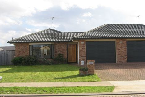 Photo of property in 14 Belcoo Crescent, East Tamaki, Auckland, 2013