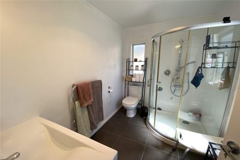 Photo of property in 21 Caribbean Drive, Unsworth Heights, Auckland, 0632