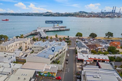 Photo of property in 2d/2 Queens Parade, Devonport, Auckland, 0624