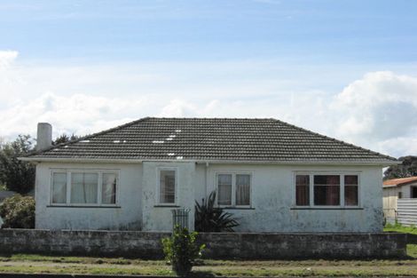 Photo of property in 36 Cornfoot Street, Castlecliff, Whanganui, 4501