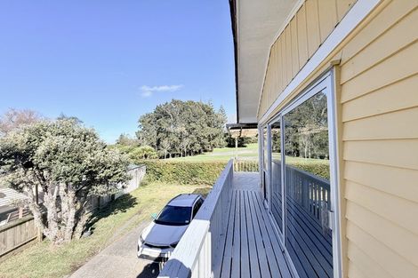 Photo of property in 14 Heather Place, Sunnynook, Auckland, 0620