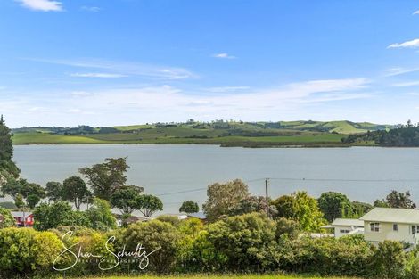 Photo of property in 24 Oxford Street, Whakapirau, Maungaturoto, 0583
