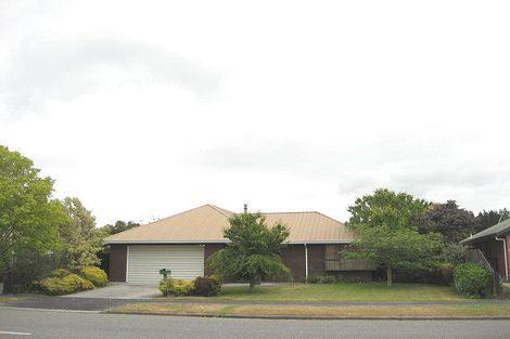 Photo of property in 241 Queenspark Drive, Parklands, Christchurch, 8083