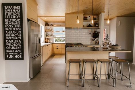 Photo of property in 36a Tasman Parade, Oakura, 4314