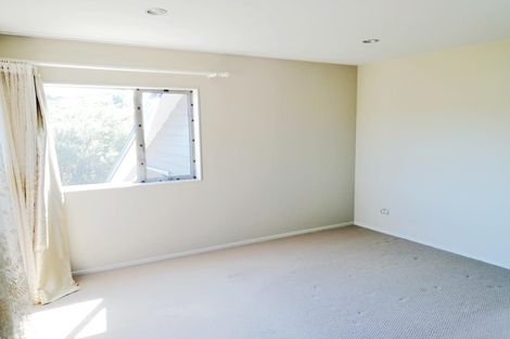 Photo of property in 40 Pin Oak Drive, Schnapper Rock, Auckland, 0632