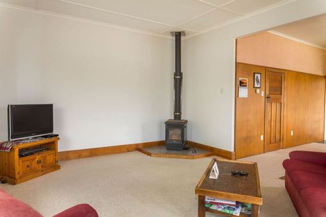 Photo of property in 5 Alexandra Street, Dannevirke, 4930